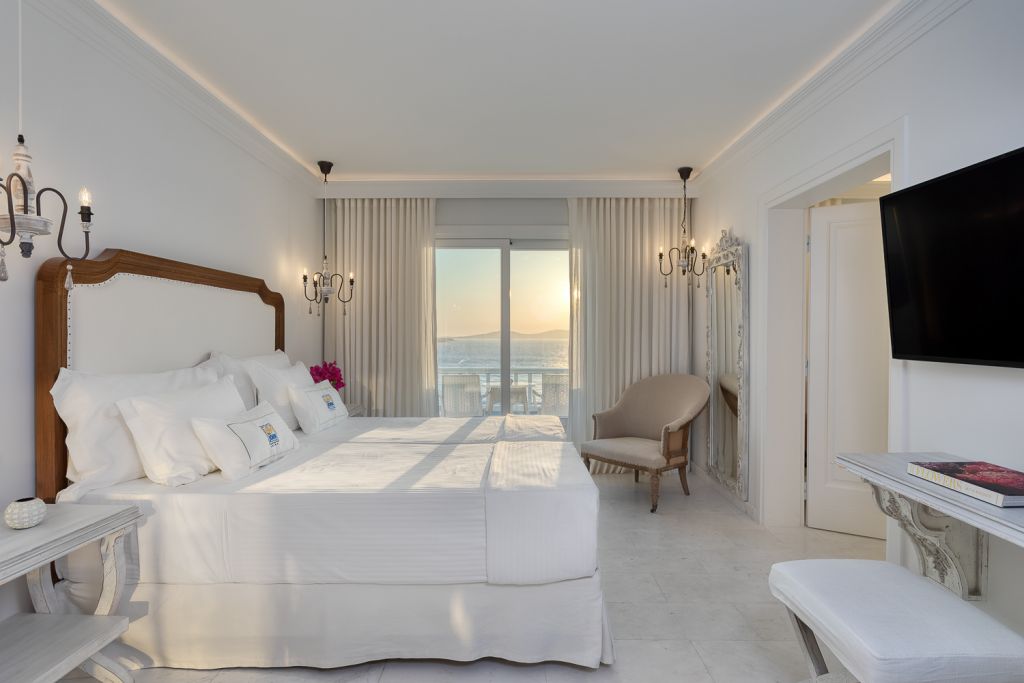 Signature Family Suite with Sea View
